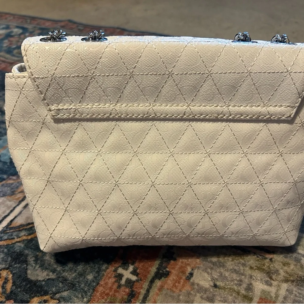 Guess Los Angeles bag with silver tone hardware - Picture 2 of 7
